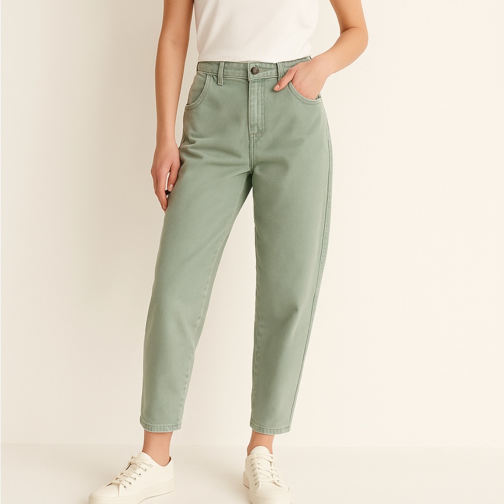 Women's light barrel Jeans in Light green S 💯 Cotton like new